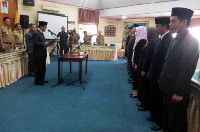 Pelantikan 10 pejabat eselon III di lingkup Pemkab Lampung Timur