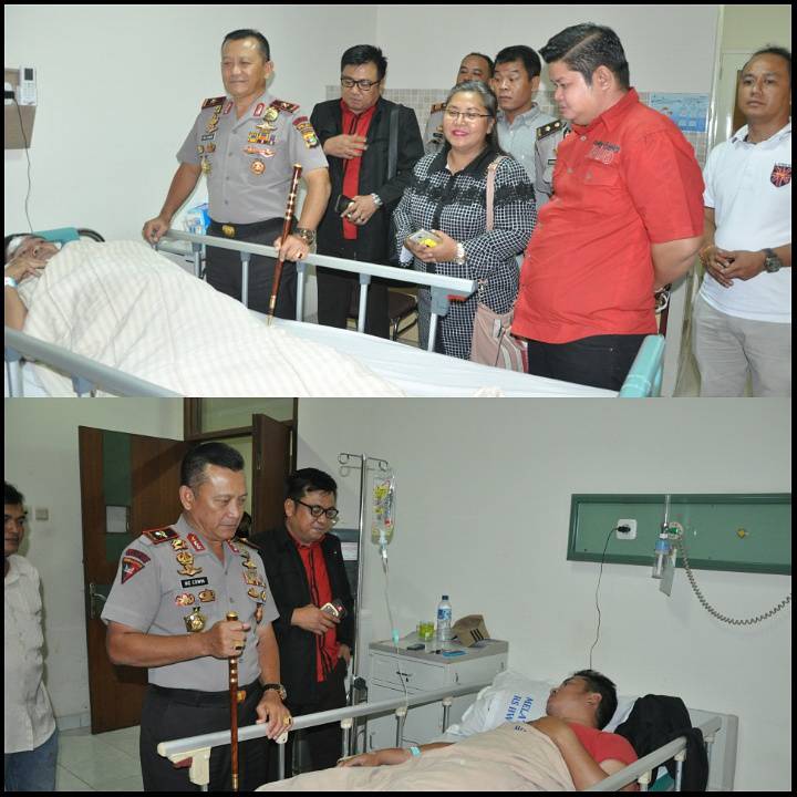 Kaplda Lampung Brigjen Pol Ike Edwin saat menjenguk kedua korban bentrok antara Satgas AMPG Lampung dengan para pendukung Ketua Plt DPD Partai Golkar Lampung, 16 September lalu. (dok fb) 